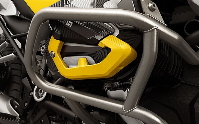 Vemos la edición 40 años GS con tapas de culata Opción 719 en negro y amarillo.