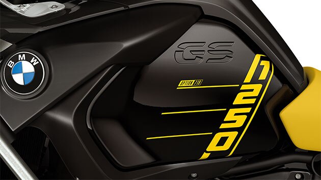 Vemos el tanque de la Edition 40 Years GS con letras 1250 y el logotipo de Option 719 en la vista de detalle.